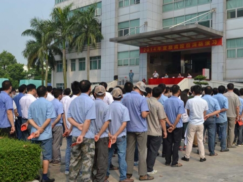 踐行安全生產(chǎn)標準，開(kāi)展秋季消防演練